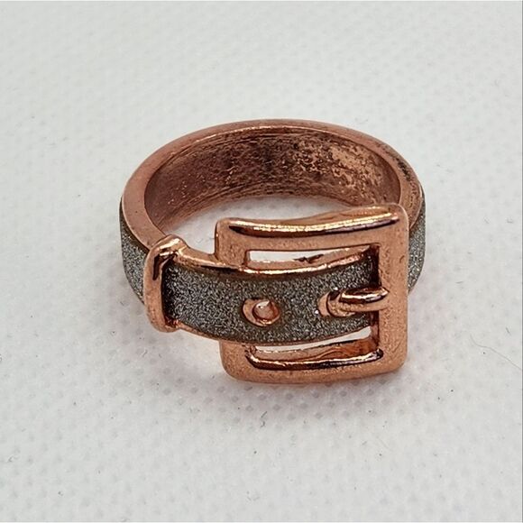 🩵Charming Charlie Rose Gold Tone Belt Buckle Ring Size 9 - Picture 4 of 11